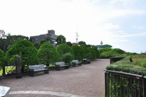 Minato no mieru koen, more benches