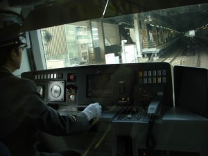 locomotive-engineer-on-yamanote-line